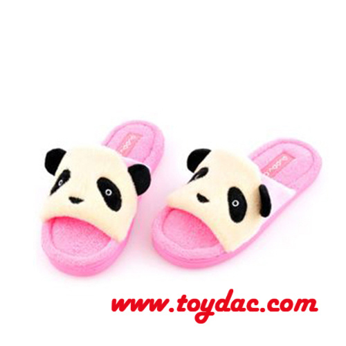 Zapatilla de felpa con diseño de panda de dibujos animados